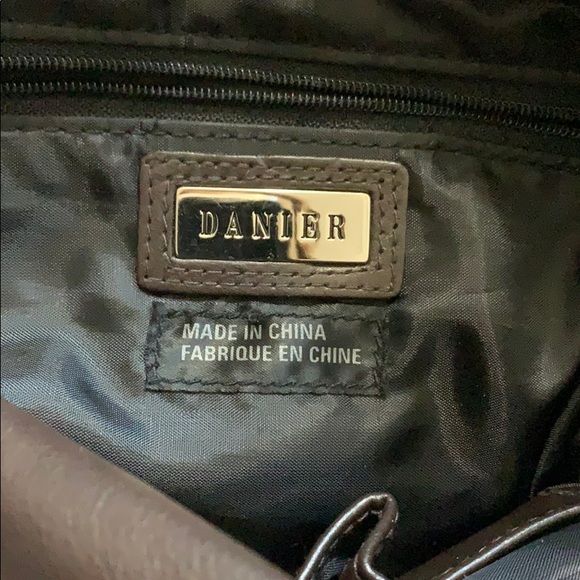 Danier Leather Bag w/ free card holder - Picture 2 of 7